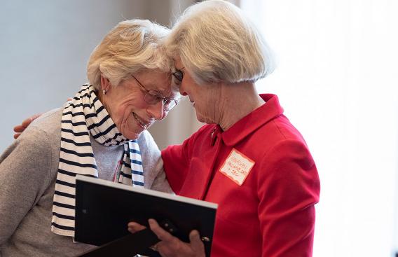 Nancy Bassett receives volunteer award
